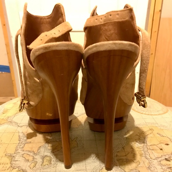 Jessica Simpson heels - Picture 3 of 4